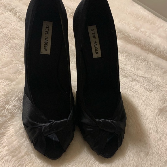 Shoes - Picture 3 of 3